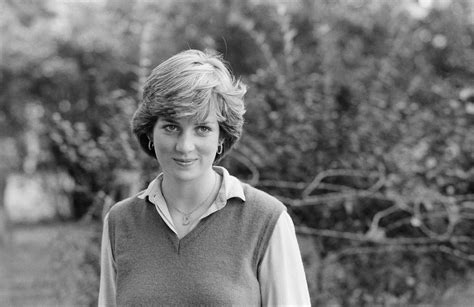 30 Photos Of Young Princess Diana Before She Became The Peoples