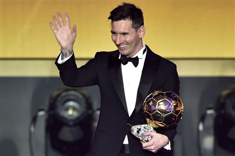 Messi é Eleito O Melhor Jogador Do Mundo E Ganha Quinta Bola De Ouro