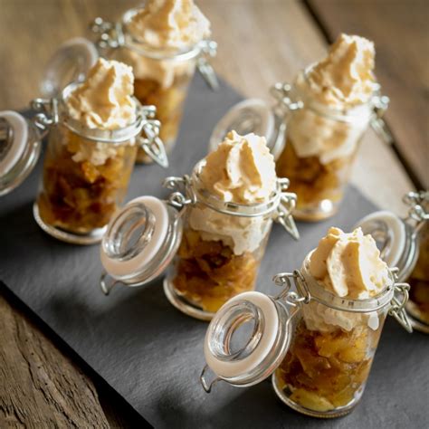 Verrines de chantilly de foie gras aux poires