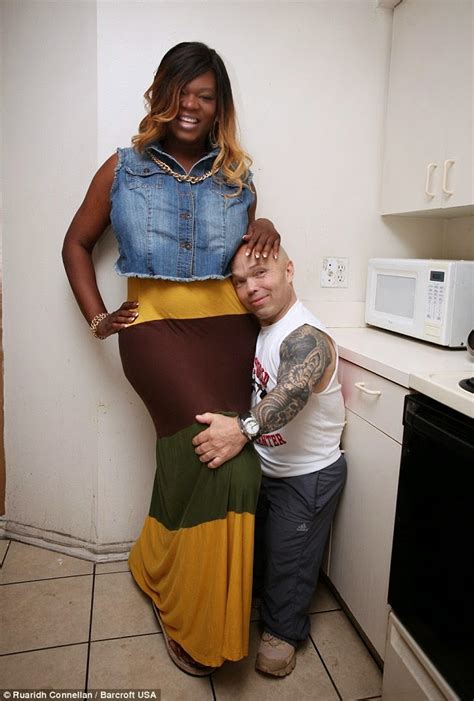 Photos Dwarf Bodybuilder Finds Love With 6 3 Woman Even Though They