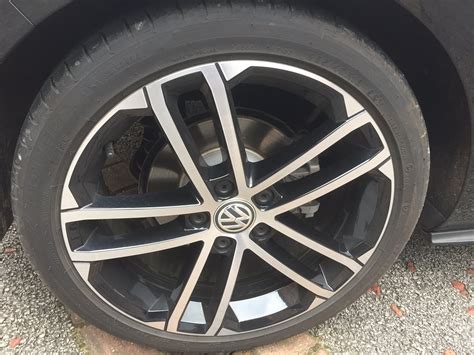 Designed specifically for small animals, hamsters, and gerbils, etc. What is a Diamond or Laser cut alloy wheel?