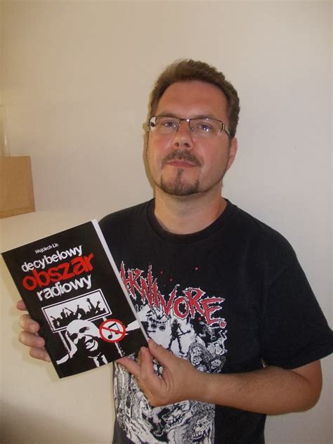 Marek niedźwiecki nieoczekiwanie wycofał swój pozew sądowy, w którym domagał się przeprosin ze strony władz polskiego radia. Muzyczny tygiel radiowy - rozmowa z Wojciechem Lisem ...
