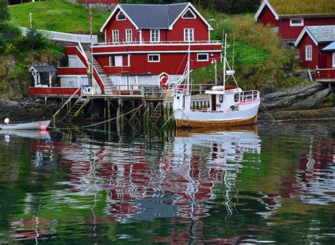 Small Fishing Village In Norway Fishing Villages Haugesund House Styles