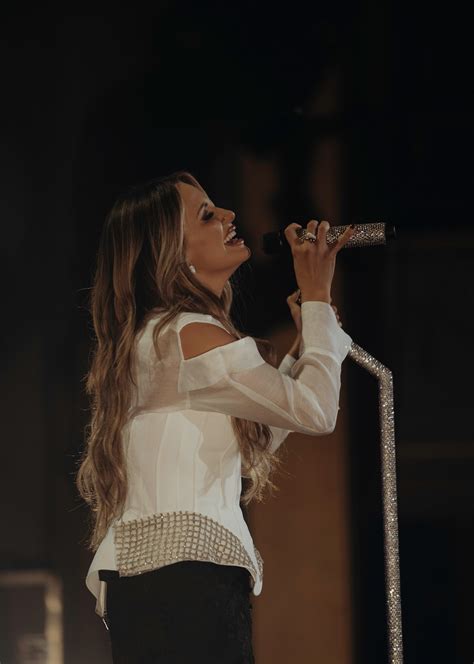Carly Pearce Shines Bright During Sold Out Headlining Debut At The