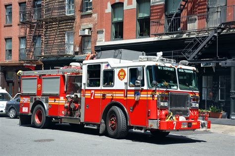 Seagrave Fdny Fire Truck 7 Fire Station Down Town Manhat Flickr