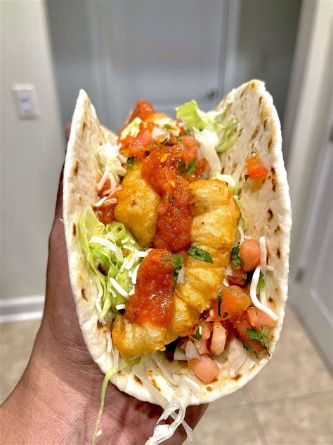 Baja beer battered fish taco. : r/tacos