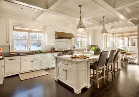 Use this guide of the hottest 2021 kitchen cabinet trends and find trendy cabinet having cabinets to the ceiling is huge in kitchens because they make the room feel taller. East Coast Inspired Family Home - Home Bunch Interior ...