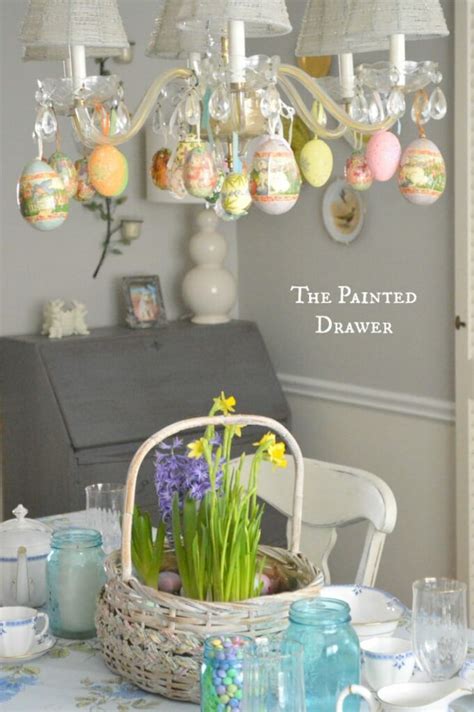 Whether your room is north facing, eastern facing, southern facing, or western facing, here is paintzen's complete guide to choosing a paint color based upon the direction your room faces. Easter Egg Chandelier Dining Room Decor