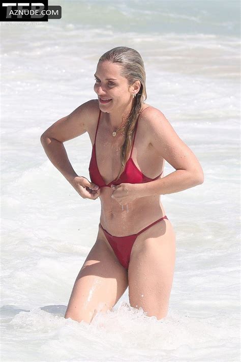 Melissa Cohen Sexy Seen Showing Off Her Hot Bikini Body At The Beach In Rio Aznude