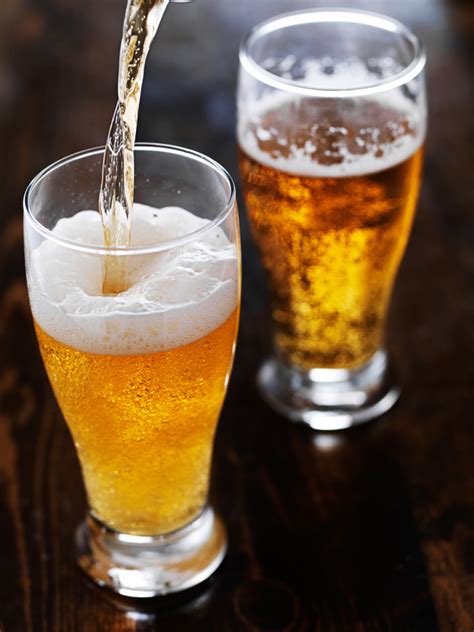 This has fostered a comeback that is a boom to consumers. Draft beer Stock Photo 01 free download