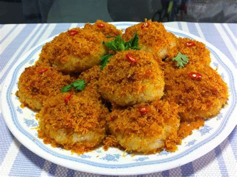 Ketan/steamed glutinous rice ingredients : Steamed Glutinous Rice with Spicy Grated Coconut ...