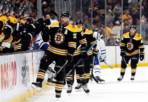 Hockey News Pastrnak Scores 3 Bruins Beat Maple Leafs 5 1
