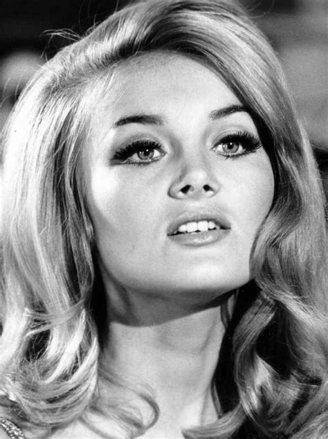 60s Hairstyles For Women To Look Iconic Feed Inspiration