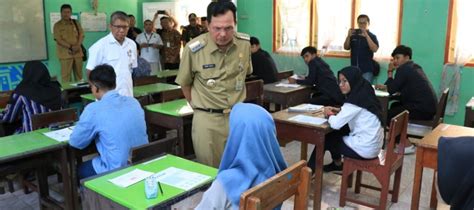 Jadwal kegiatan pada kalender akademik ditetapkan berdasarkan keputusan direktur politeknik negeri banyuwangi setelah memperolah pertimbangan dan senat politeknik negeri banyuwangi. Walikota Hadiri Penerimaan Mahasiswa Baru Politeknik ...