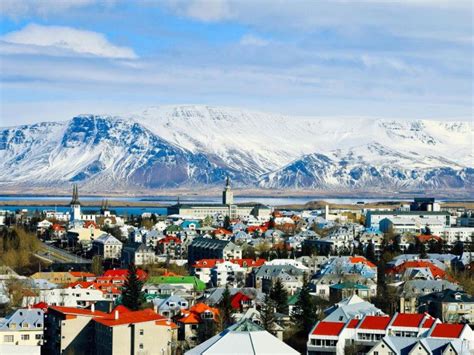Swiss adalah salah satu negara di eropa tengah yang mempunyai pemandangan yang indah. Tempat dengan Pemandangan Salju Terindah di Dunia