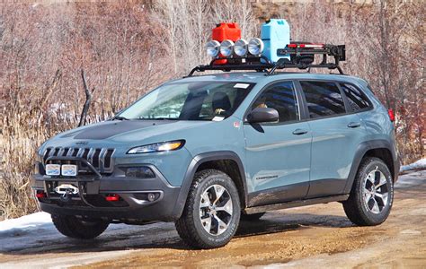 Conversely most of the accessories can be added and removed easily, so you can alter it based on what you have planned for the day. 2014+ Jeep Cherokee KL offroad accessories, 2015