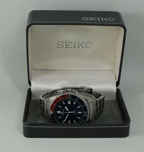 SOLD 2001 Seiko Kinetic divers watch with box - Birth Year Watches