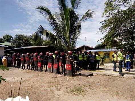 Apatah lagi musim bajet kerajaan yang bakal diumumkan pada 21 oktober semakin hampir. Isu Tanah Wakaf, Meroboh Tindakan Terakhir Selepas 10 ...
