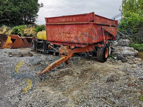 «nous sommes un peu comme la petite annonce que l'on colle ou que l'on consulte sur la vitrine de la boulangerie», dit olivier aizac. Matériel Agricole Brimont Benne Agricole d'occasion ...