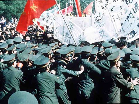 Năm 1982, bà tốt nghiệp chuyên ngành lịch sử tại. Thảm sát Thiên An Môn 1989 - Những bức ảnh lịch sử ...