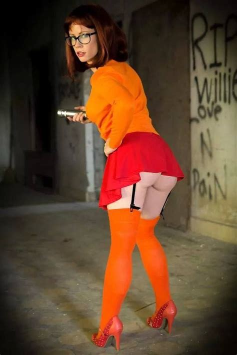 Velma Dinkley Cosplay From Hanna Barberas Scooby Doo