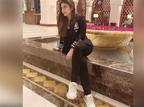 The pilot's wife, faizah khanum mustafa khan, told investigators he had stopped speaking to her in the weeks leading up to the flight on march 8, 2014. Pakistani Actress Uzma Khan And Her Sister Assaulted By ...