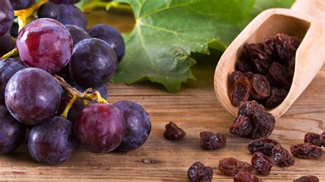 Make Delicious Raisins At Home With A Simple 3 Step Process
