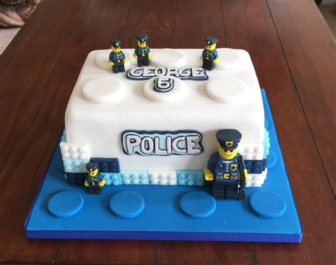 Schon die eltern haben gerne räuber und gendarm gespielt. Lego Police Cake | Polizei kuchen kindergeburtstag, Kuchen ...