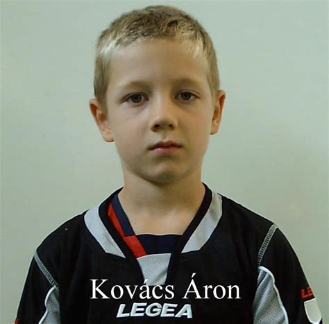 Középiskolai éveit a leövey klára gimnáziumban járta ki. Kovács Áron - Lurkó UFC