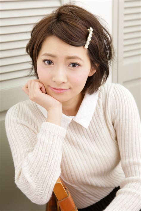 前髪×バレッタでイメチェン!簡単ショートヘアアレンジ ...