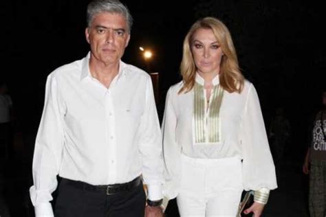 Γεννήθηκε στις 18 απριλίου 1970 στην αθήνα από τους άννα και μίμη στεφανίδη, ενώ έχει κι έναν αδελφό, τον δημήτρη. Χαμος με τον Ευαγγελατος και τη Στεφανιδου! «Γιατι το ...