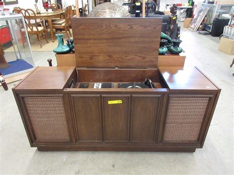 Vintage Stereo Cabinet With Viking Turntable