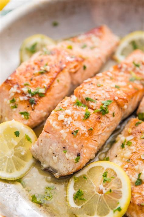 The ingredients needed to prepare keto friendly salmon cakes with garlic aioli: Lemon Garlic Salmon (Whole30, Paleo, Low Carb, Keto ...