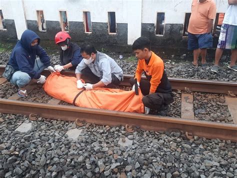 Pria Tewas Tertabrak Kereta Di Surabaya Tanpa Identitas Diduga Bunuh Diri