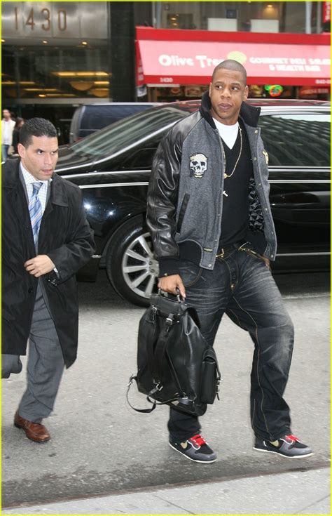 19,137,503 likes · 8,958 talking about this. Full Sized Photo of jay z wedding ring 06 | Photo 1050901 ...