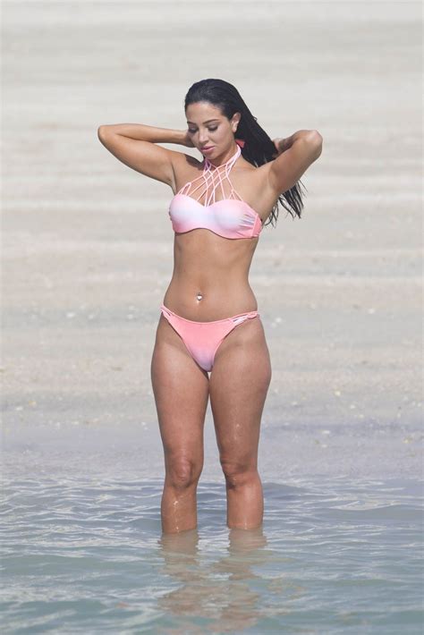Tulisa Flaunts Bikini Body In Dubai