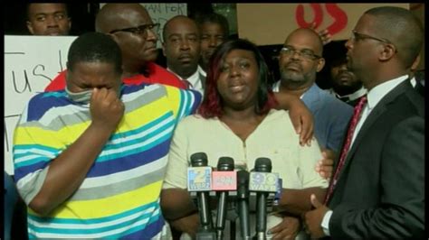 Alton Sterling Shooting Us Authorities To Investigate Bbc News