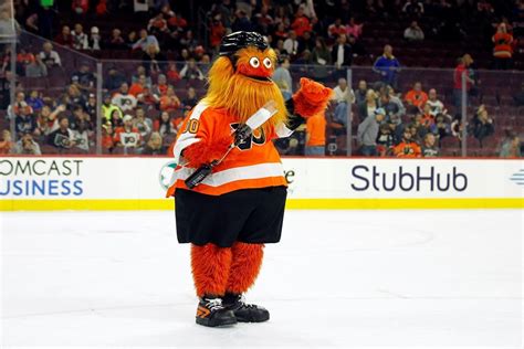 Philadelphia Flyers Mascot Gritty Has Fun In First Snow