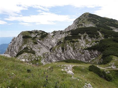 Querung zum watzmannkar (skischarte) ii als notausgang bei wetterumstürzen sinnvoll. Untersberg-Überschreitung: Berchtesgadener und Salzburger ...