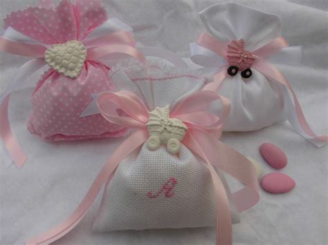 All categories nascita bimba nascita bimbo battesimo bimba battesimo bimbo prima comunione santa cresima diploma laurea prime promesse matrimonio anniversario confetti segnaposto creazioni di carta. bomboniere ricamate di sara: bomboniere battesimo bimba
