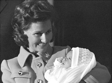 Dato for dronning sonja 1970 og denne flaggedagen neste år. Dronning Sonja mistet to barn - Kongehuset - VG
