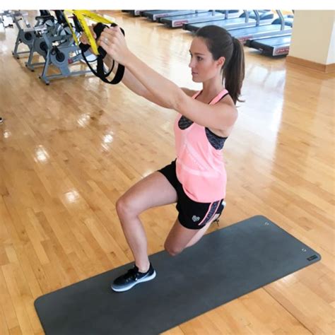 Trx Curtsy Lunge By Marilena Mousoulidou Exercise How To Skimble
