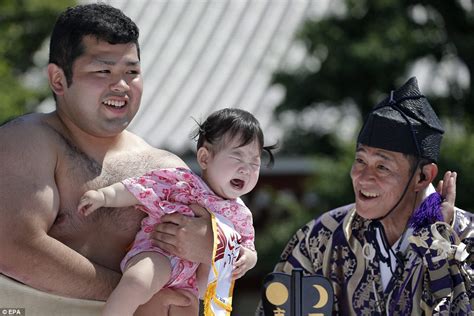 Hulking Sumo Wrestlers Try To Make Babies Cry At Japanese Festival Daily Mail Online