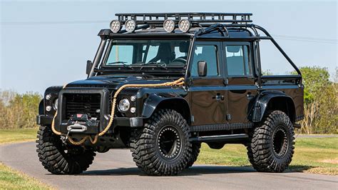 Land Rover Land Rover Defender Luch Contra James Bond Y Ahora Sale A