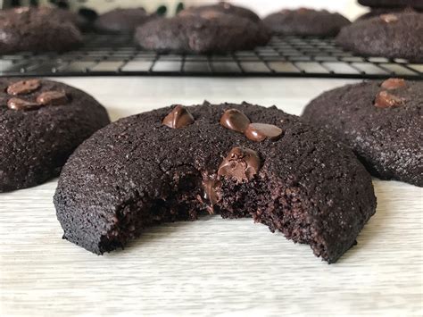 I personally use a dutch processed cocoa powder for any of my keto needs. Chocolate Keto Cookies - Low Carb And Sugar-Free Cookies