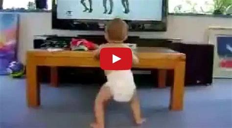 Hilarious Baby Dances To Beyoncé Dancing Baby Funny Babies Dancing