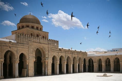 جامع القيروان الكبير في تونس سائح