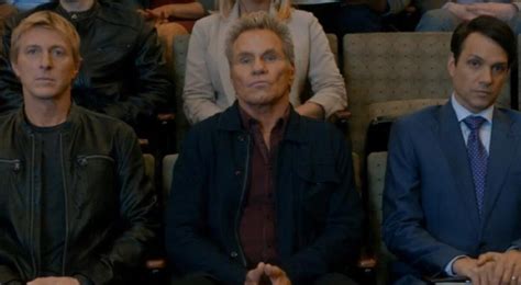 It takes place almost 35 years after mr. Cobra Kai temporada 3 Johnny Lawrence y Daniel Larusso ...