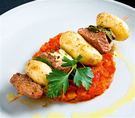 Tim spiese is on facebook. Lamm-Kartoffel-Spiesse mit scharfer Gemüsesauce ...