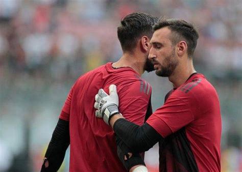 Mit der nutzung unserer seite erklärst du dich damit einverstanden, dass wir cookies verwenden. Andai AC Milan Memainkan Semua Pemain Barunya di Starting ...